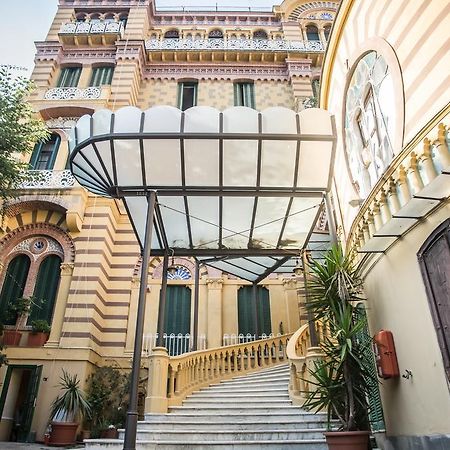 Casa Vacanze Amedeo Napoli Bagian luar foto