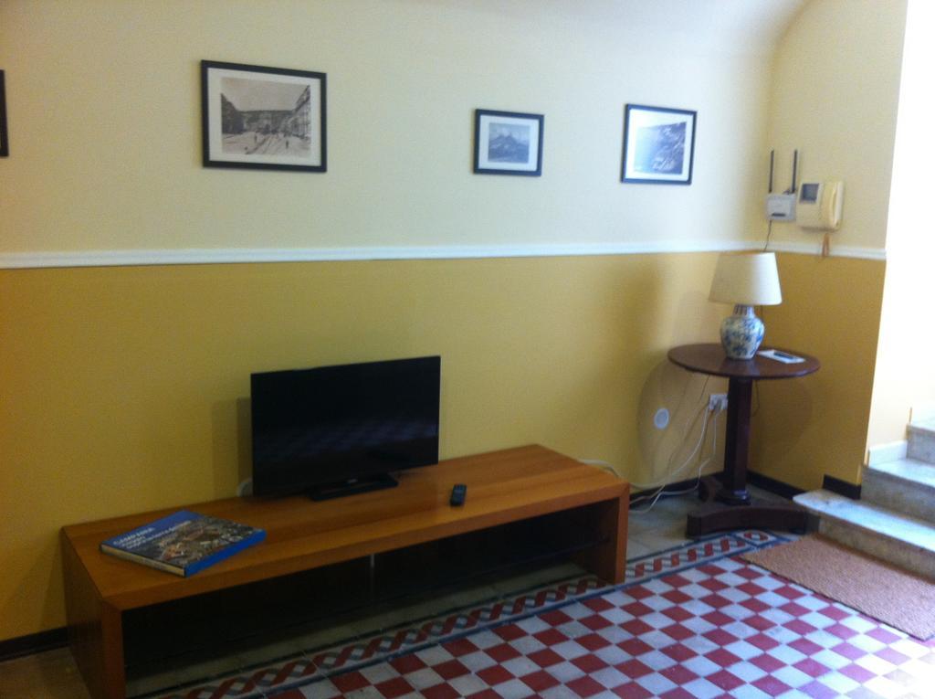 Casa Vacanze Amedeo Napoli Bagian luar foto