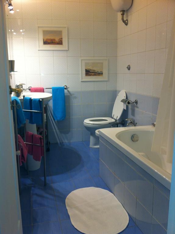 Casa Vacanze Amedeo Napoli Bagian luar foto
