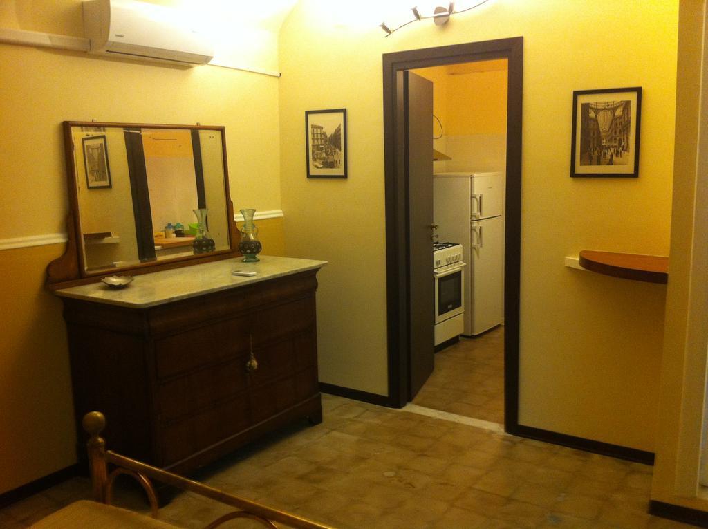 Casa Vacanze Amedeo Napoli Bagian luar foto